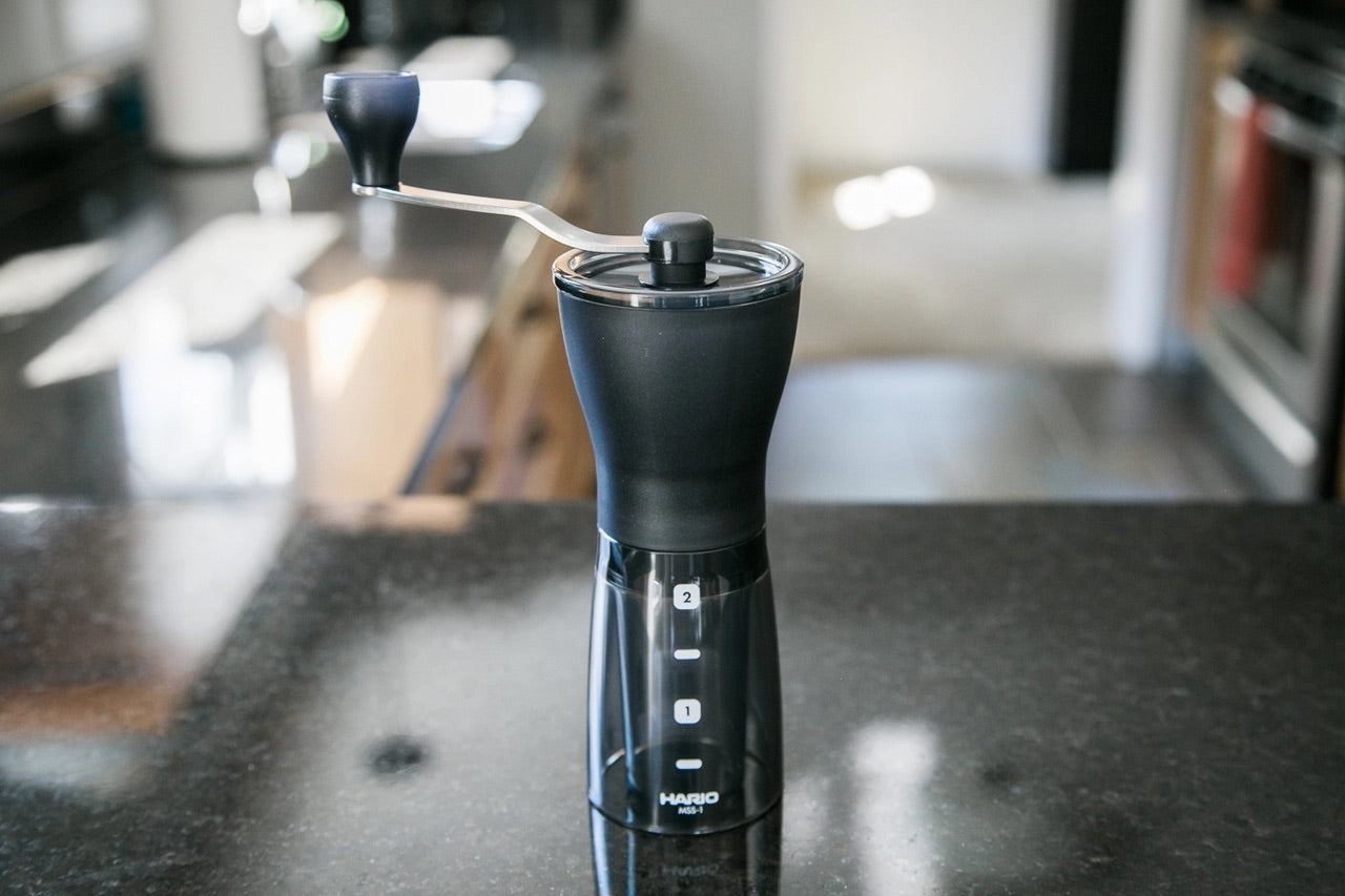 Hario Ceramic Coffee Slim Plus Grinder مطحنة يدوية