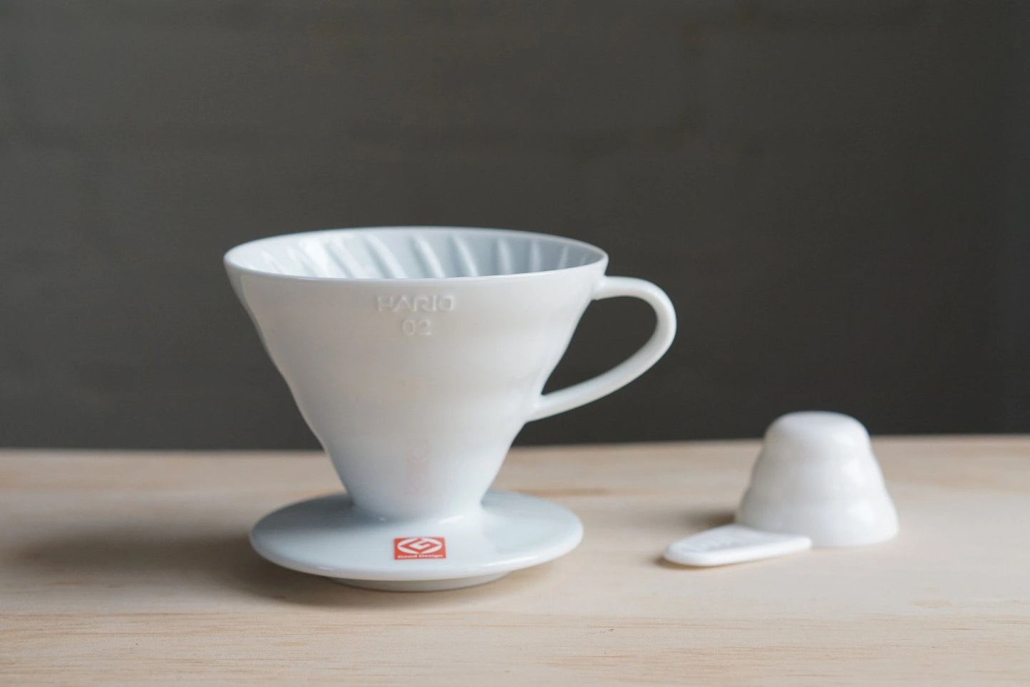 Hario V60 Plastic Dripper 02 White قمع تقطير بلاستيك